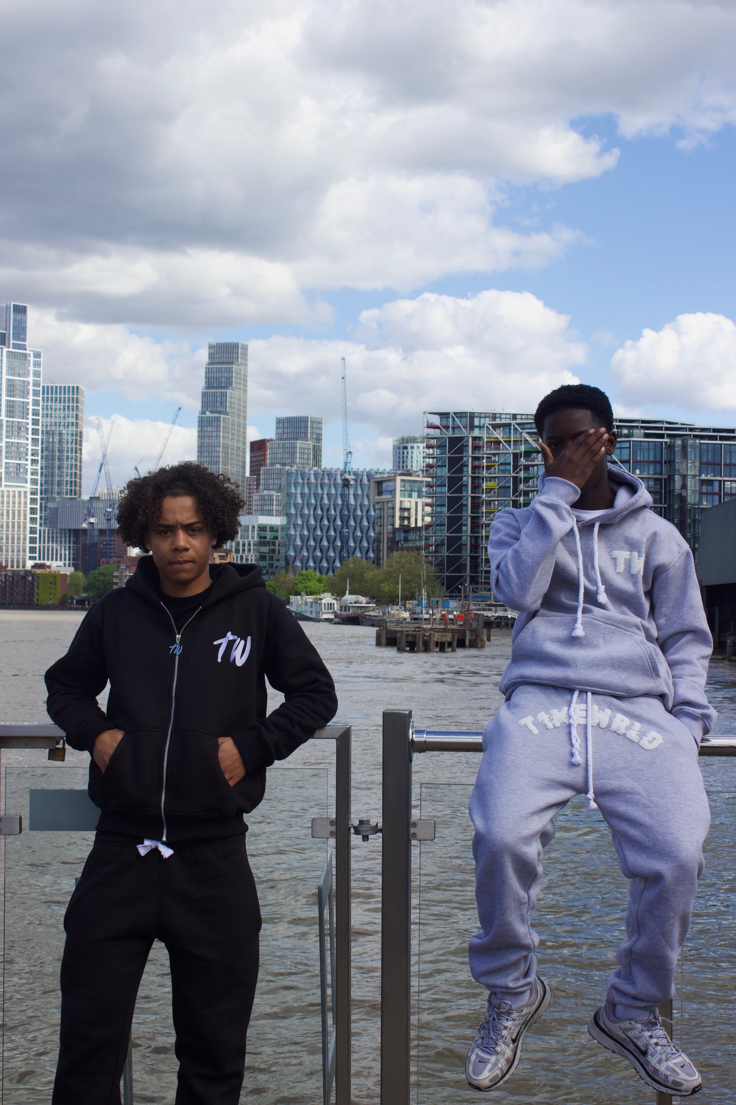 BLACK STRAIGHT LEG TRACKSUIT